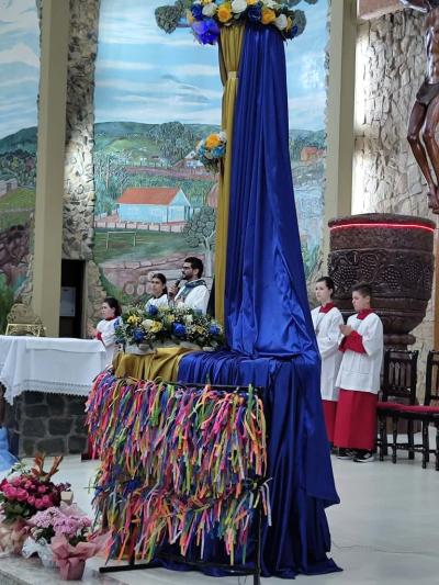 3º Dia da Novena reúne centenas de devotos no Santuário Nossa Senhora Aparecida Celebração foi presidida pelo Padre Aroldo Shinemann Filho e marcada por fé